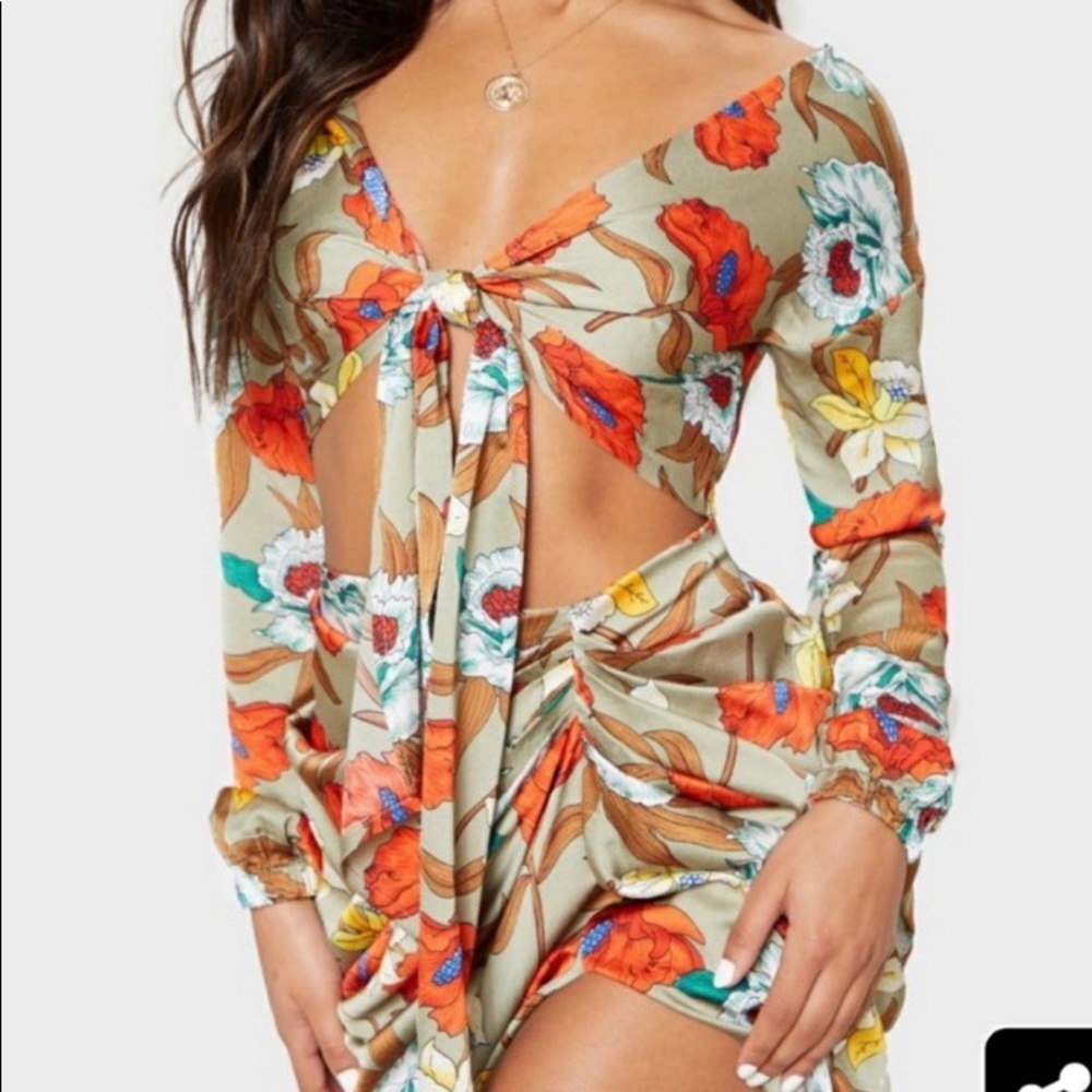 NWT Prettylittlething Green Satin Floral Set